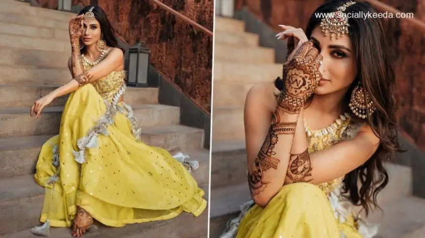 Mouni Roy Looks Gorgeous in Yellow as She Shows Off Her Mehendi in Latest Instagram Post! (View Pics)