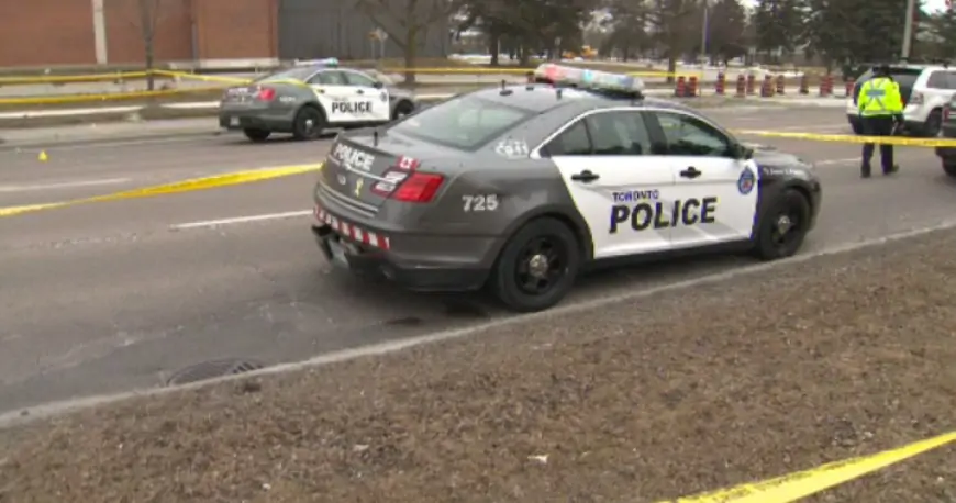 Officer taken to hospital after cruiser ‘intentionally hit’ in Toronto, police say - Toronto