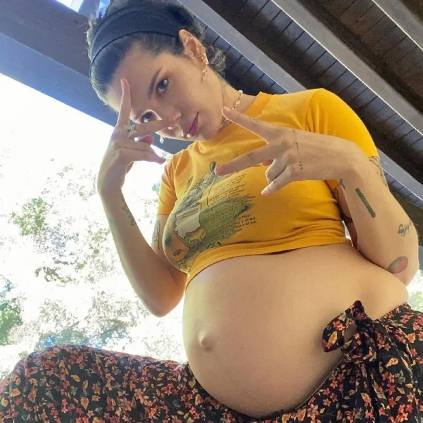 Halsey flaunts her baby bump, is a ray of sunshine in yellow makeup matching with her t-shirt : Bollywood News Moviesflix - TheMoviesFlix.com |Moviesflix