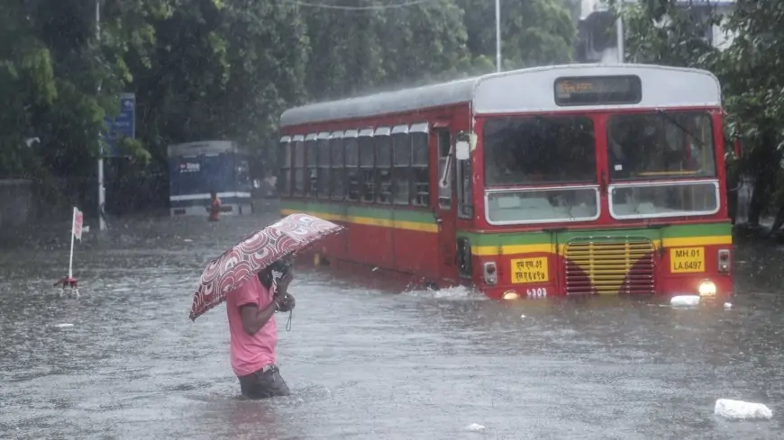 Photos: Monsoon arrives in Mumbai two days before onset date