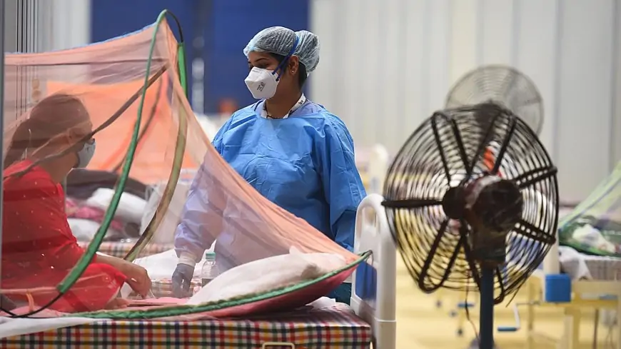 Photos: First heatwave of the season hits Delhi