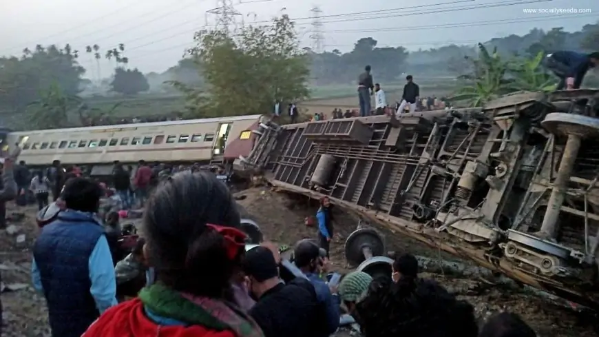 Bikaner-Guwahati Express derails near West Bengal's Domohani