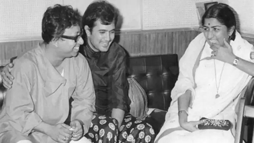 Lata Mangeshkar's rare pics with Rishi Kapoor, Dharmendra, Indira Gandhi