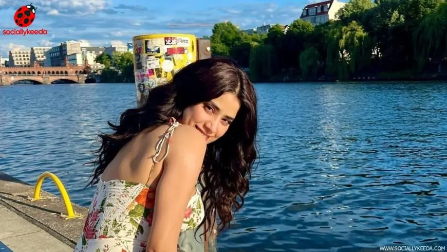 Janhvi Kapoor soaks up the sun in Berlin, shares stunning pics