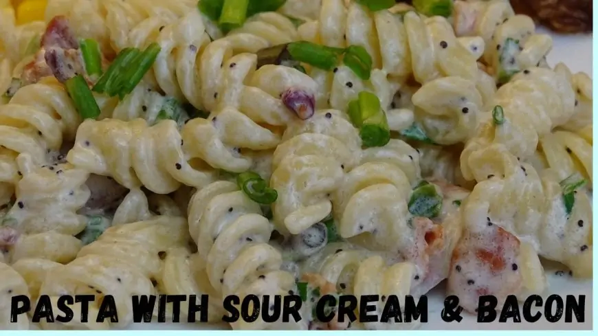 Pasta with Sour Cream and Bacon Sauce