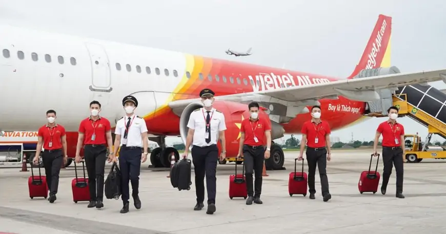 [VOUCHER GIVEAWAY] Immediately receive a voucher worth VND100K when booking a Vietjet flight today till 15 April!