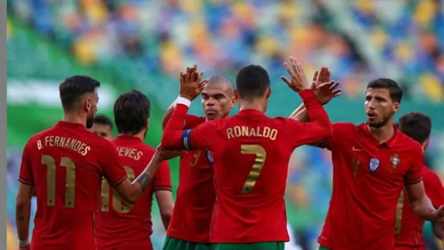 Cristiano Ronaldo & Bruno Fernandes Reacts After Portugal's 4-0 Win Against Israel During International Friendly (See Posts)