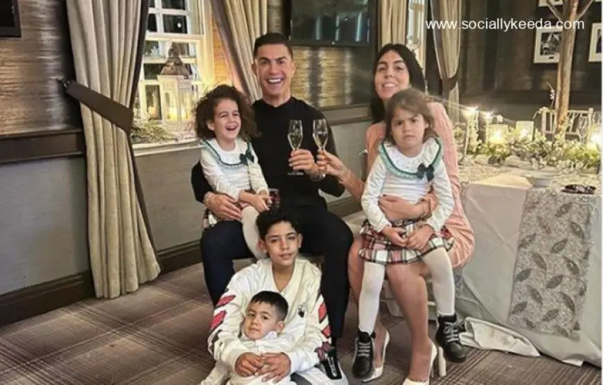 Cristiano Ronaldo and Family Extends Warm New Year 2023 Wishes and Greetings to Everyone With an Adorable Pic!