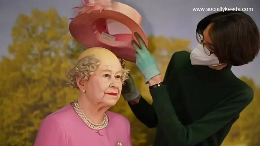 Queen Elizabeth II Wax Statue Left Bald Underneath Hat at Panoptikum Museum To Save Money