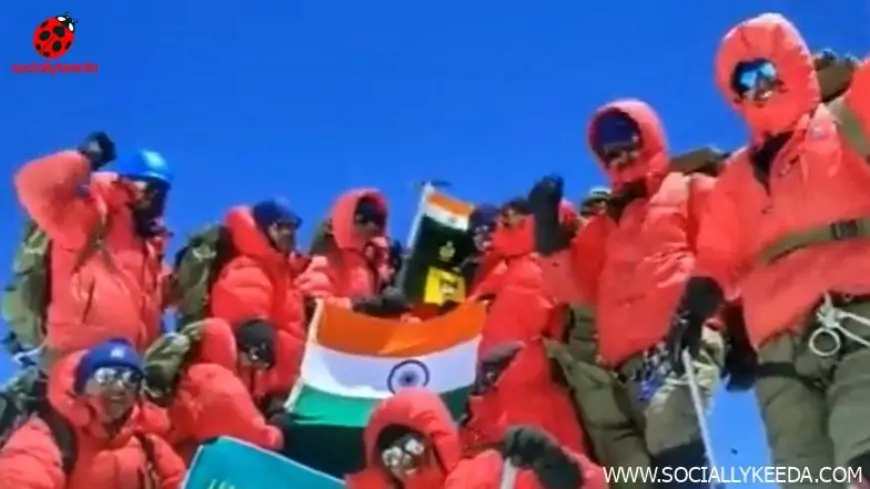 ITBP Mountaineers Chant 'Badri Vishal Ki Jai' After Scaling Mount Abi Gamin Peak (Watch Video)