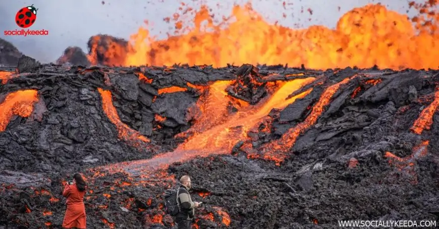 Tourists Are Injured Near Icelandic Volcanic Eruption