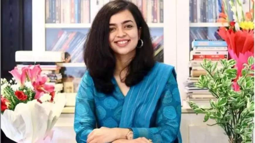 Apala Mishra (IAS) Wiki, Biography, Age, Family, Qualification, Images