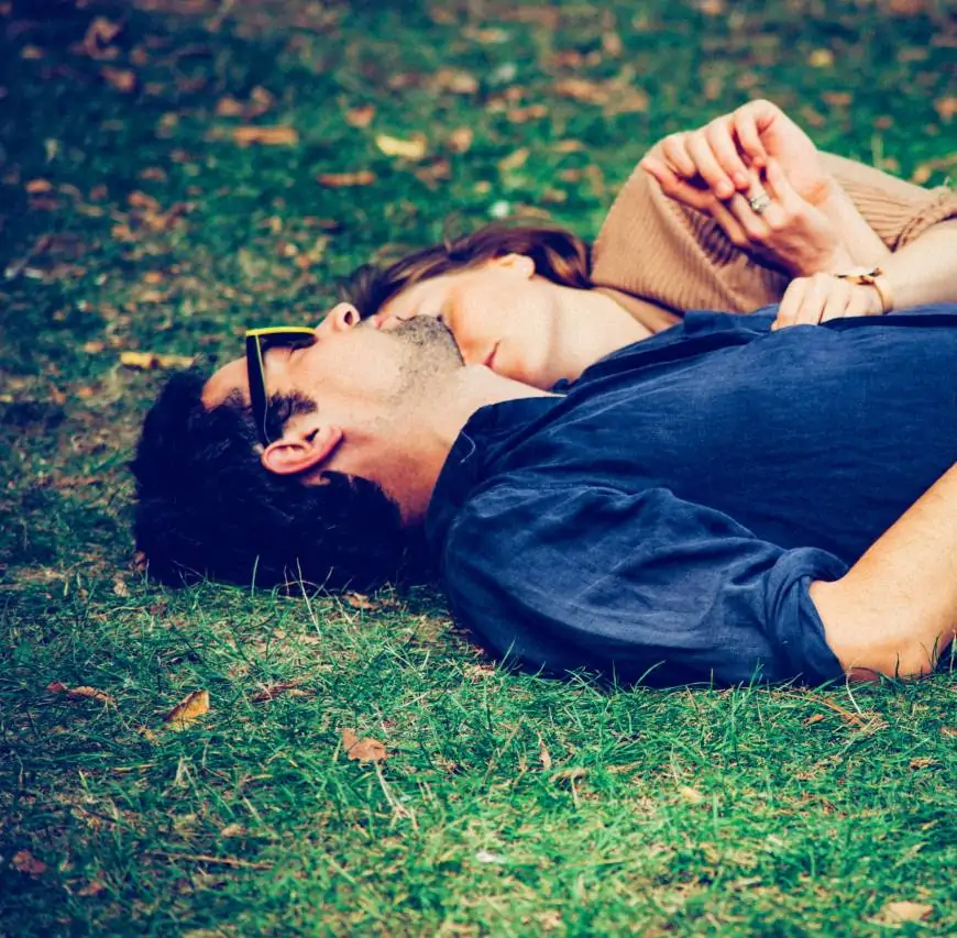 Girlfriend and Boyfriend Whatsapp DP Images