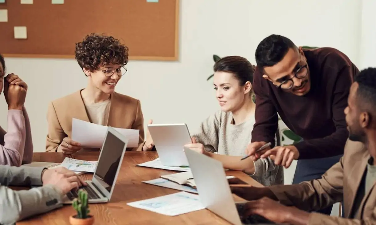 Utilizing Digital Marketing Tools for Employee Engagement and Retention
