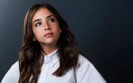 Gabriela Bee Biography: YouTuber | Success Journey