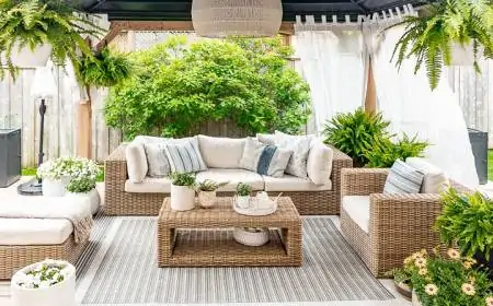 Spruce Up Your Outdoor Space by Extending the Deck Smartly