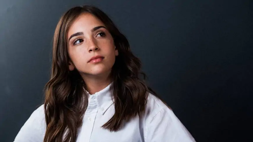 Gabriela Bee Biography: YouTuber | Success Journey