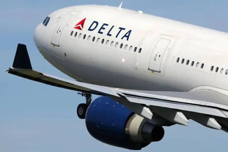 Delta Passengers Forced to Hold Plane Ceiling Together Mid-Flight: A Shocking Incident