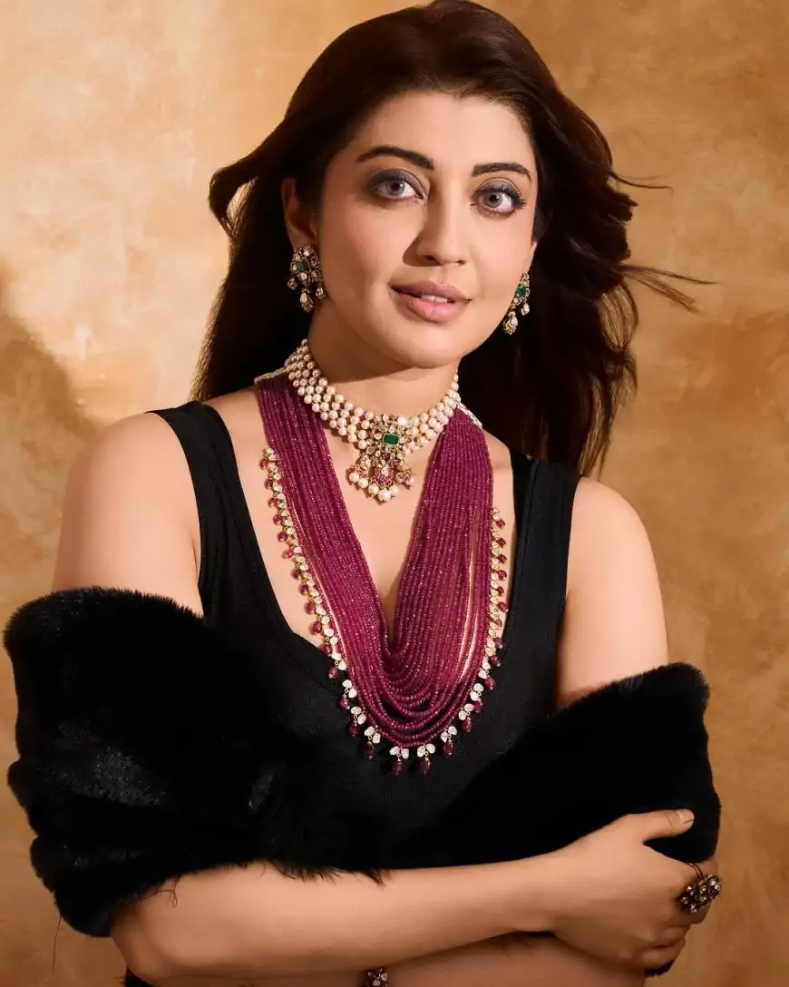 Pranitha Subhash Wiki Biography: Actress | Model | South Indian Star