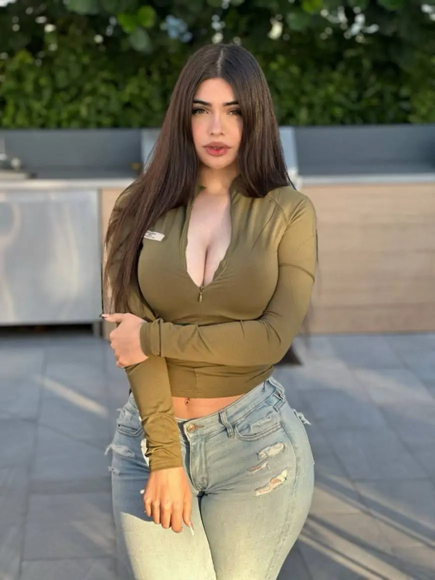 Alina Rose Photos