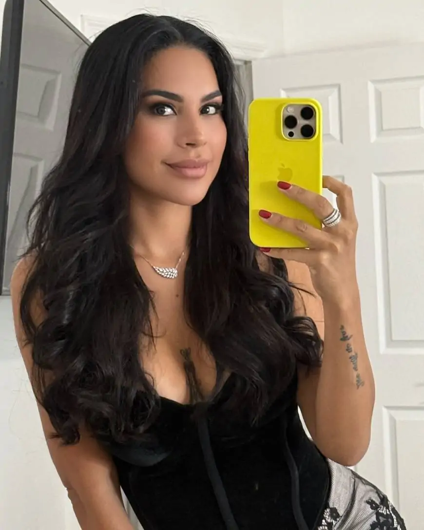Tefi Valenzuela Biography, Salary, Net Worth & More