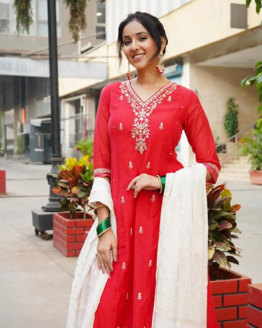 Riya Suman Biography, Wiki, Age, Family, Movies, Affairs, Images, Unknown Facts and More