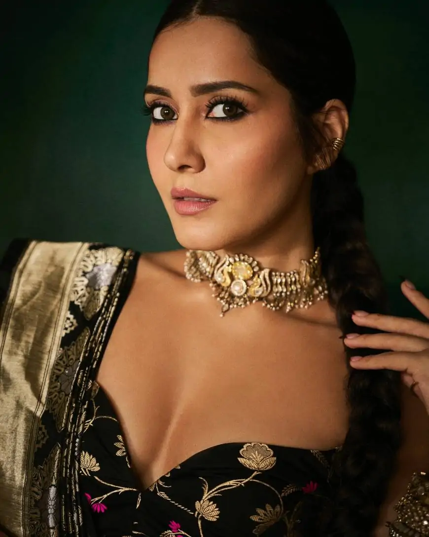 Rashi Khanna Biography, Wiki, Net Worth 2025