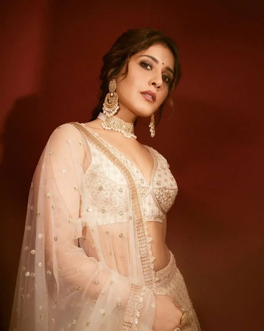 Rashi Khanna Biography, Wiki, Net Worth 2025