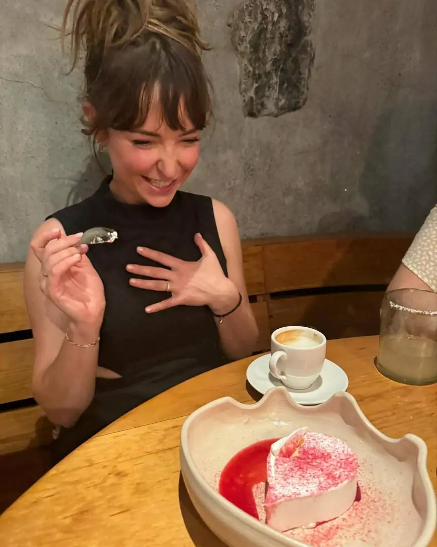 Milana Vayntrub Photos, Net Worth & More