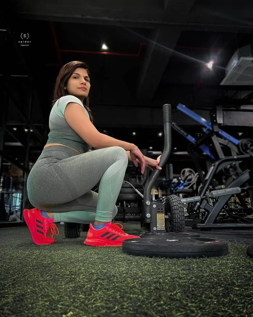 Kavy Photos, Net Worth