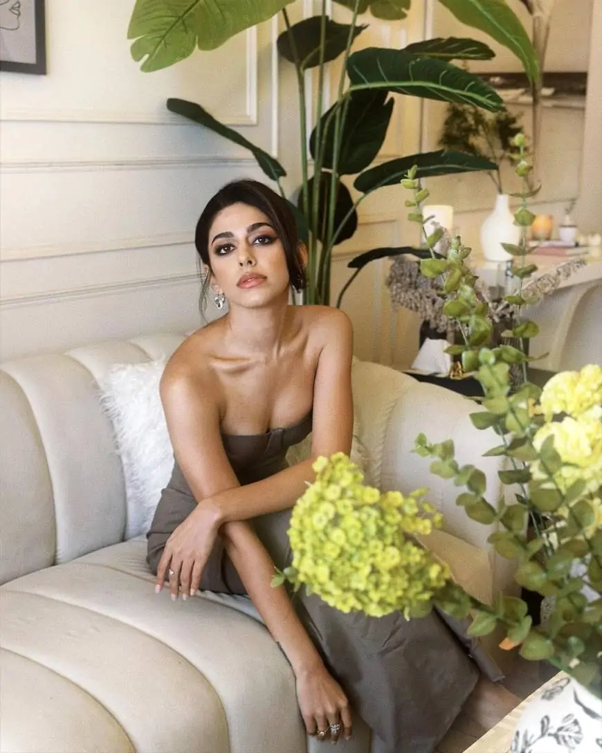 Alaya Furniturewala images, hot photos