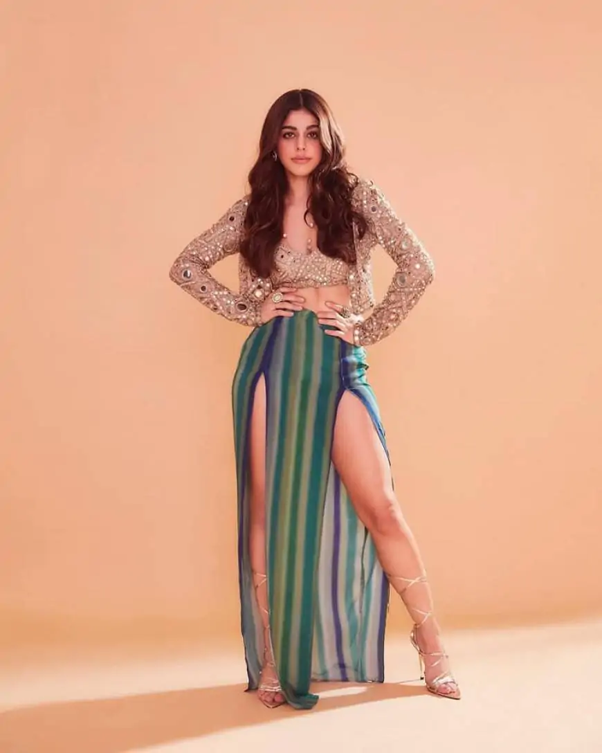 Alaya Furniturewala images, hot photos