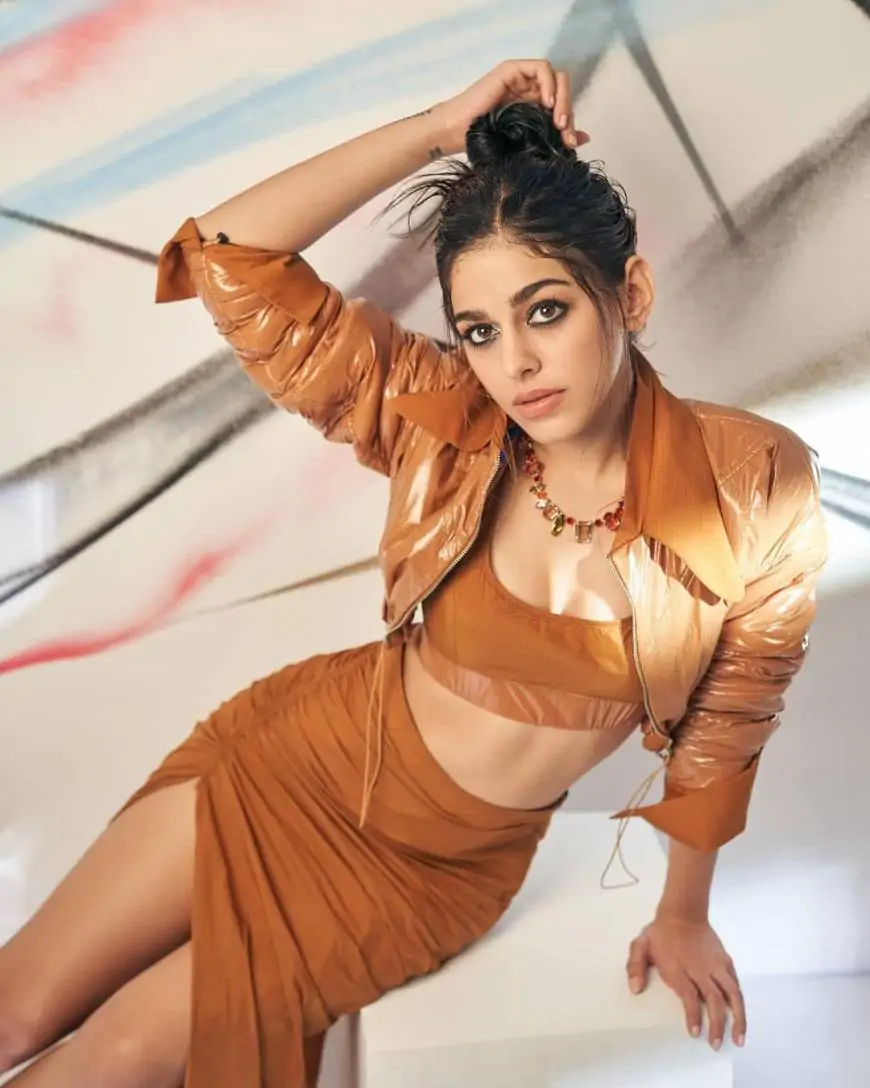Alaya Furniturewala images, hot photos