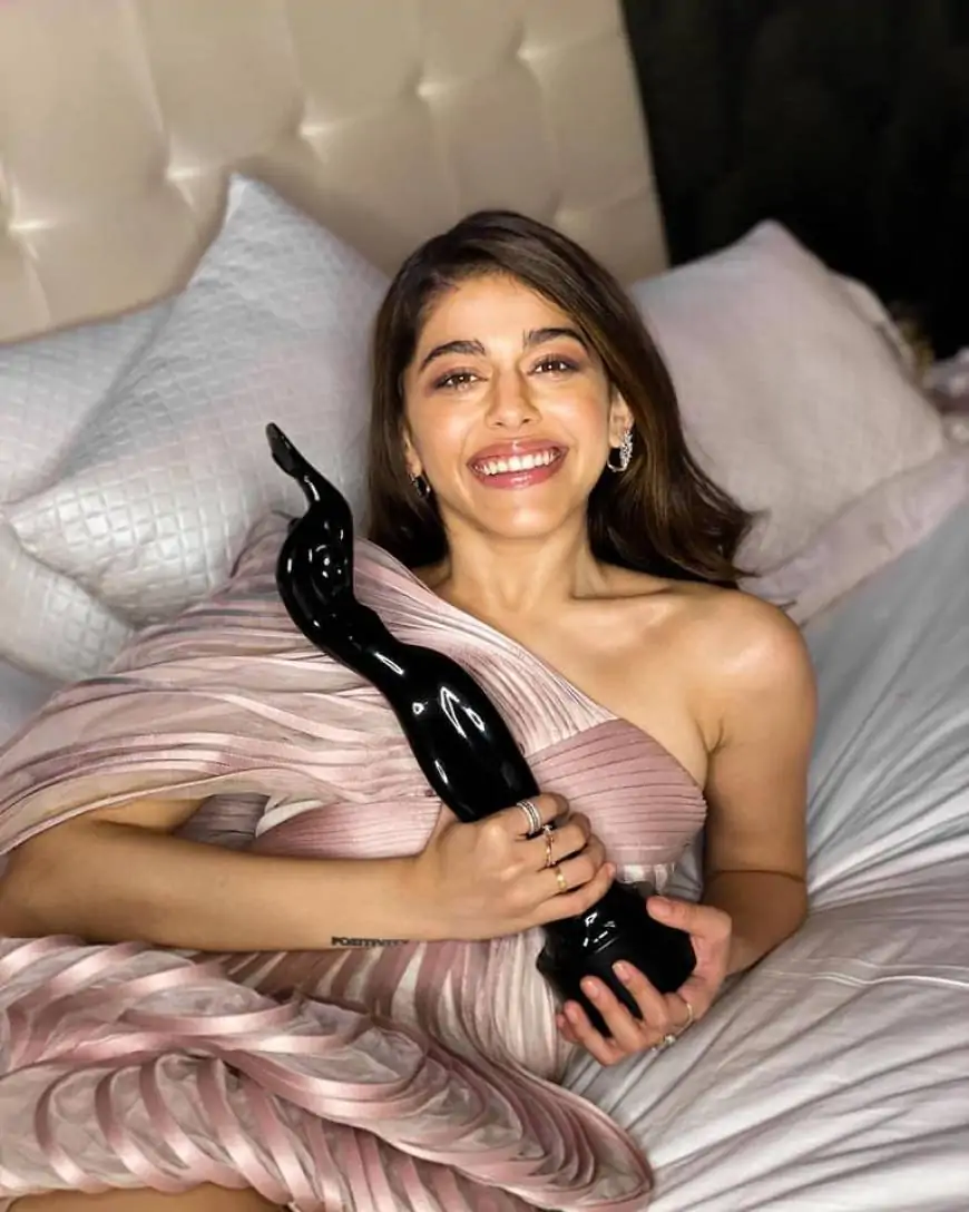 Alaya Furniturewala images, hot photos