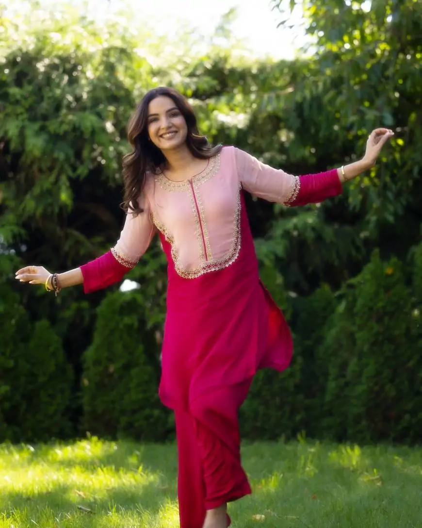 Jasmin Bhasin Biography, Wiki, Age, Height, Family, Photos & More