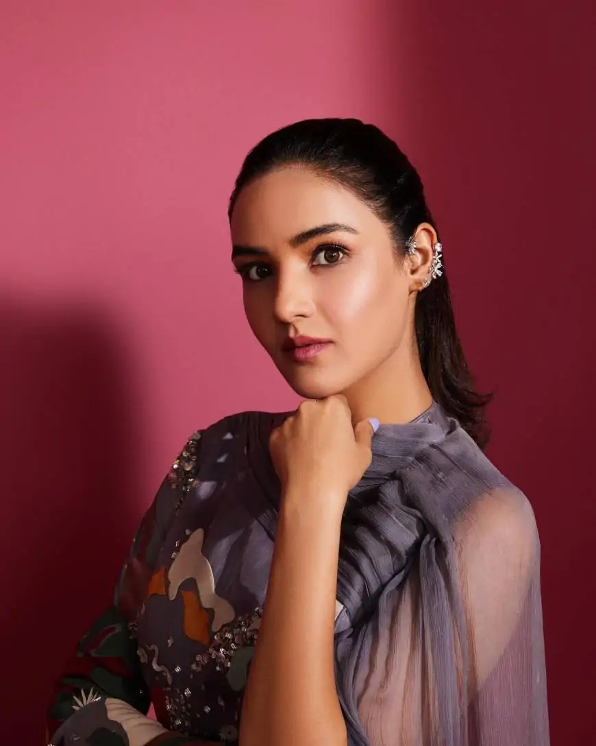 Jasmin Bhasin Biography, Wiki, Age, Height, Family, Photos & More