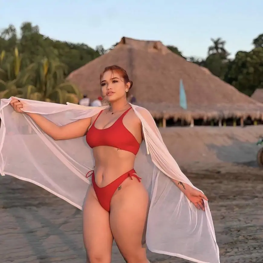 Salma Flores wiki