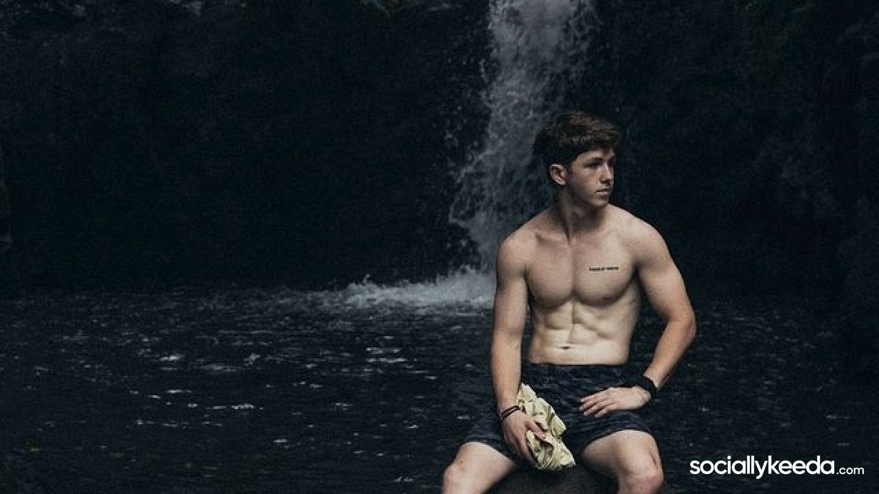 Ethan Wacker (Actor) Height, Age, Girlfriend, Birthday, Net Worth And Wiki