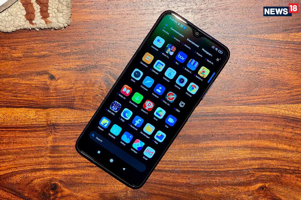 This Rs 10,999 phone doesn’t just look really cool, it also has substance – Socially Keeda