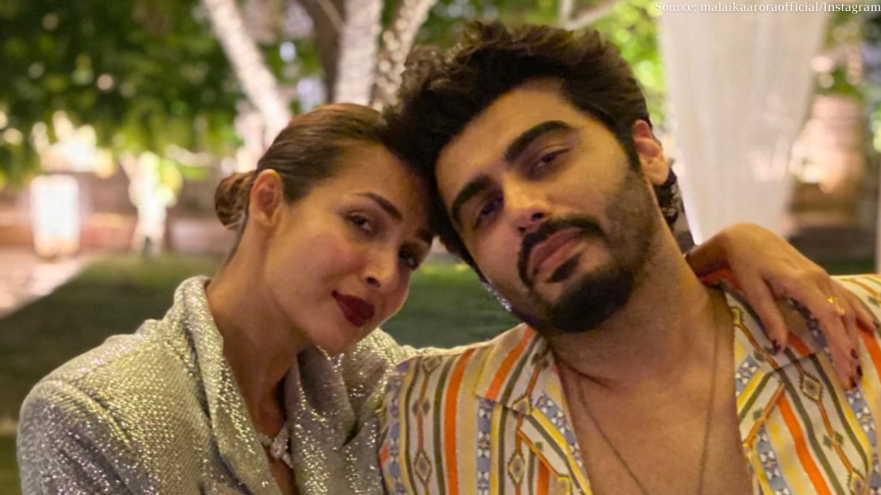 Malaika Arora shares cosy photo with boyfriend Arjun Kapoor from New Year bash, Know what Kareena says