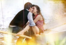 Romantic Couple Kiss Hd Wallpapers 1600X1200 E1540879165568 - Scoaillykeeda.com