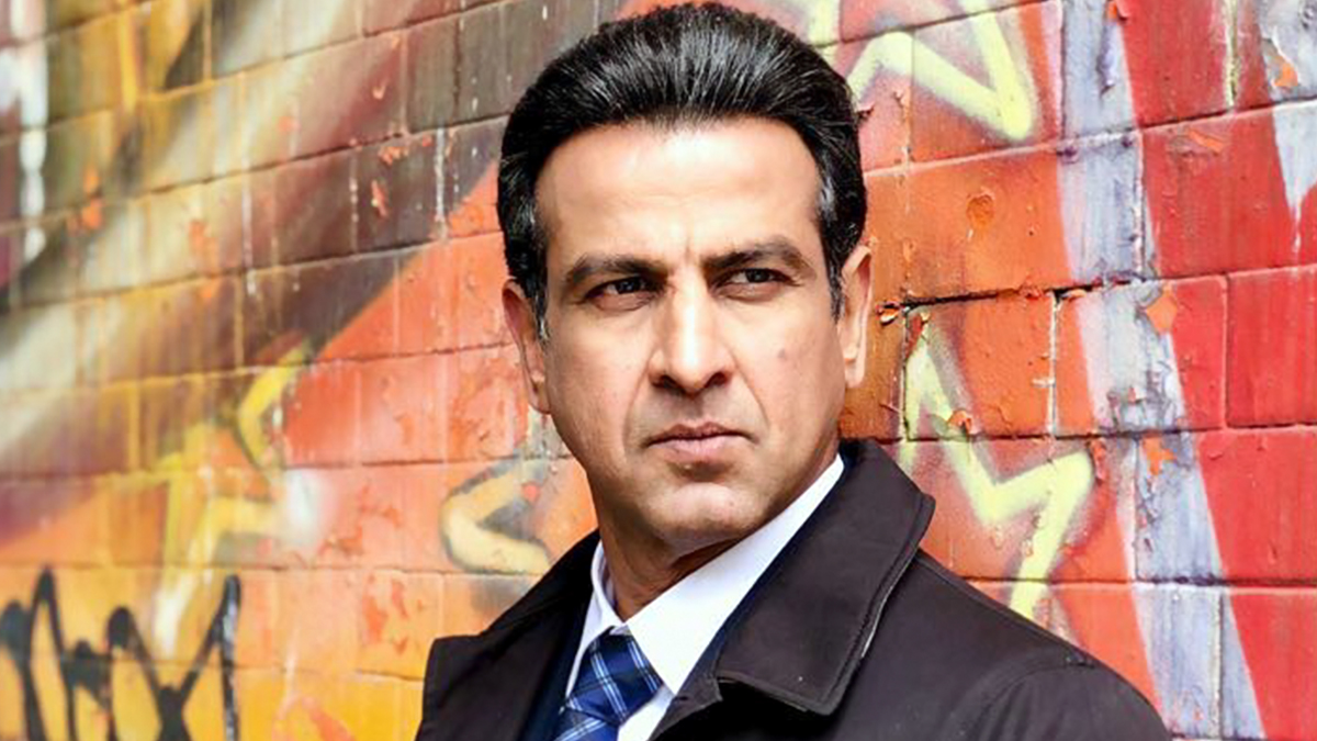 Ronit Roy - sociallykeeda Ronit Roy - Scoaillykeeda.com