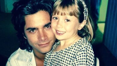 Wandavision Full House John Stamos Elizabeth Olsen - Scoaillykeeda.com