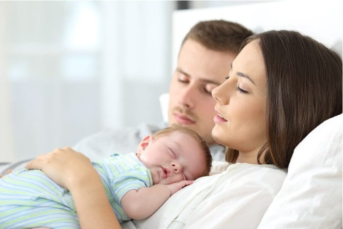 child sleeping with parents socially keeda - sociallykeeda Child Sleeping With Parents Socially Keeda - Scoaillykeeda.com