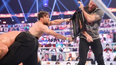 Twotoptitleschanginghandsatwwenxttakeover Standdeliver 1616577817 - Scoaillykeeda.com