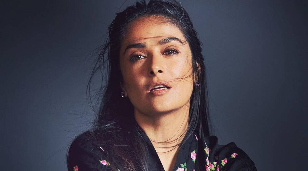salma hayek 1200 - scoaillykeeda.com