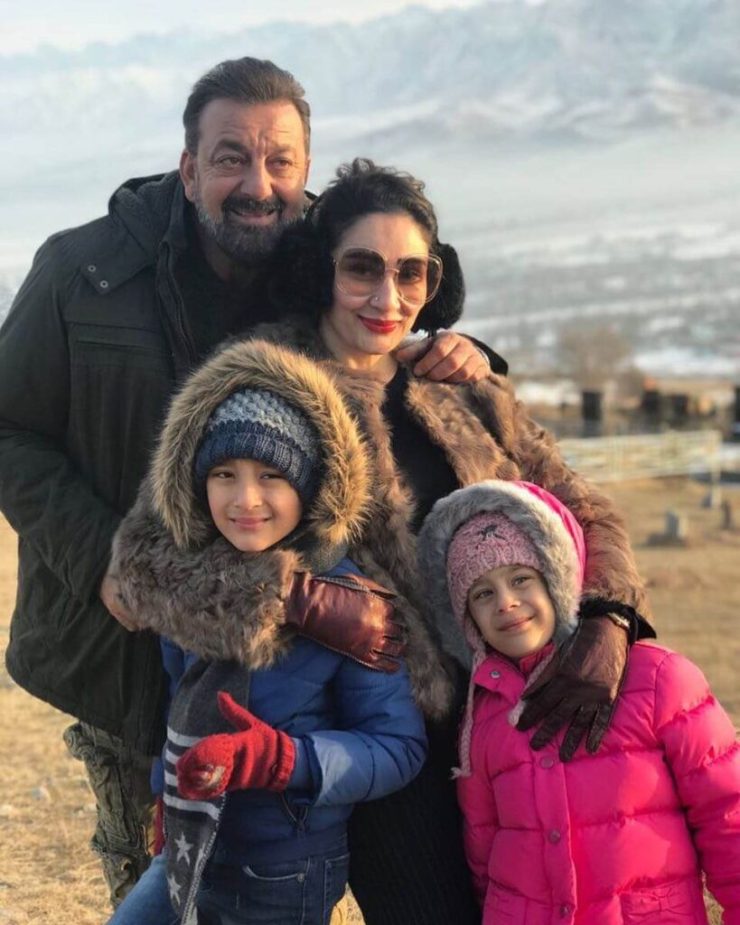 Sanjay Dutt with family